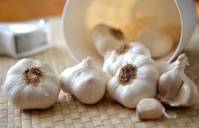 garlics to kill unhealthy bacteria in stomach