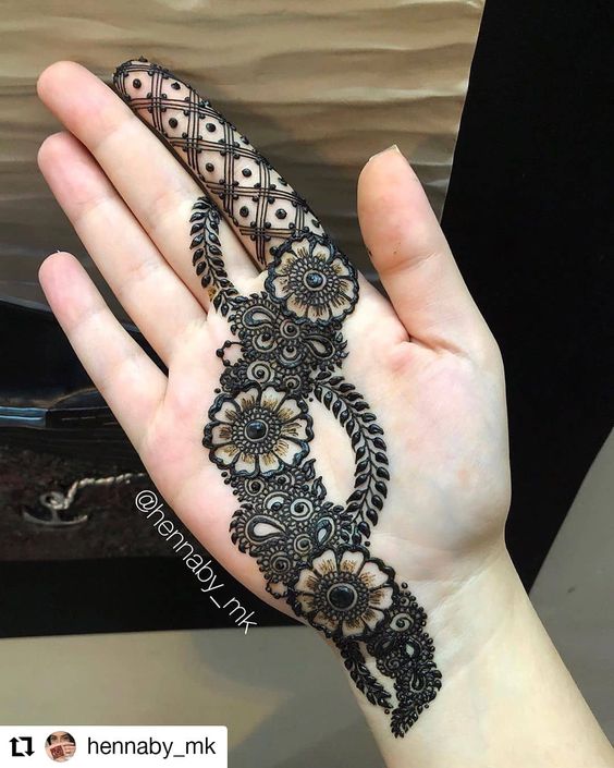 Featured image of post Arabian Mehndi Design Front Hand