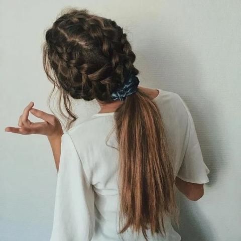 braided hairdo