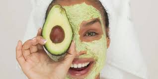 avocado face mask to moisturize skin