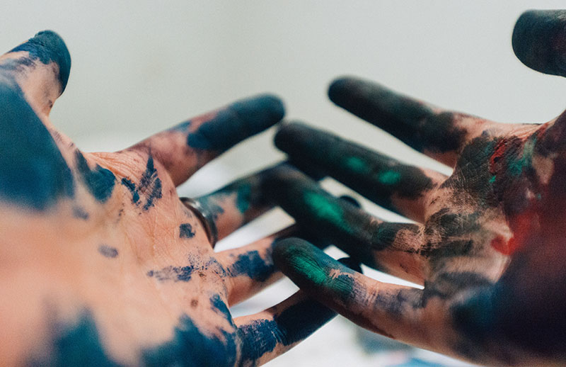 How to get the dye off your hands