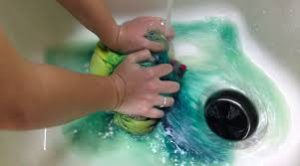 hand washing tie dye