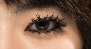 Avoid applying mascara to lower lashes