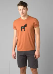 grey shorts with orange t-shirt