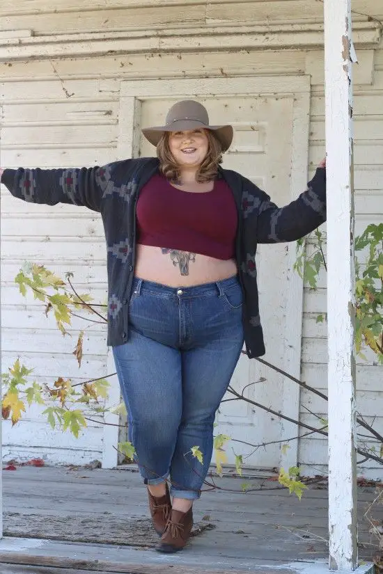 Plus Size Solid Crop Top With Skinny Jeans