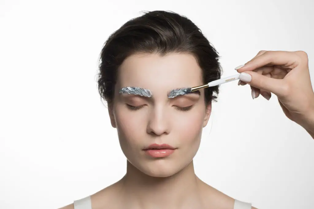 How to Dye Your Eyebrows at Home?