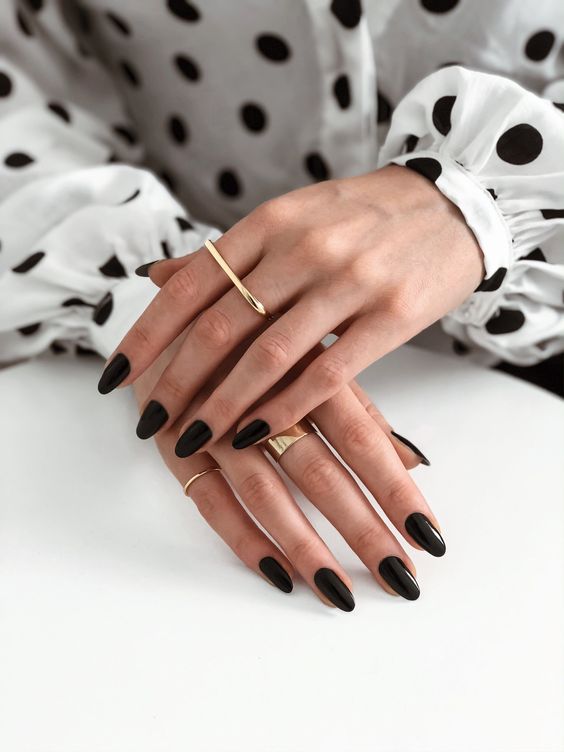 Ever Classic Black Oval Nails 