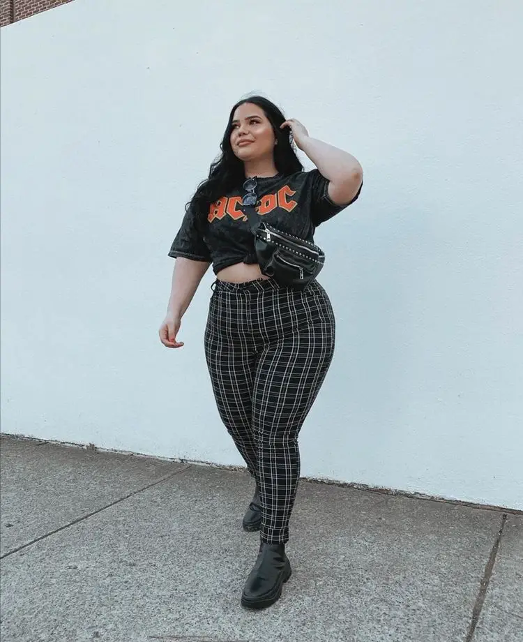 Oversized T-Shirt With Checkered Pants