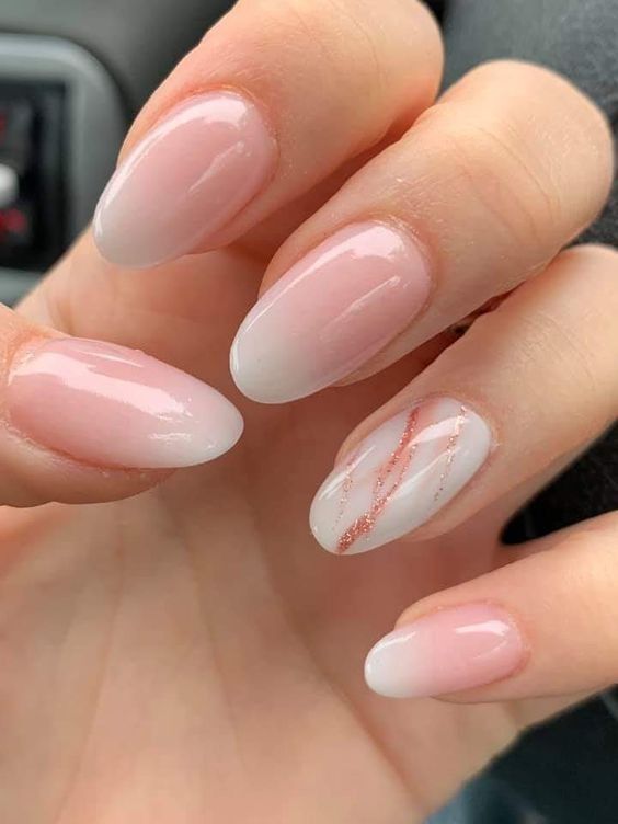 Trendy Gradient Oval Marble Nails 