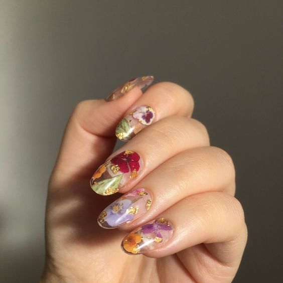 Dried Flowers And Gold Foil Nails 