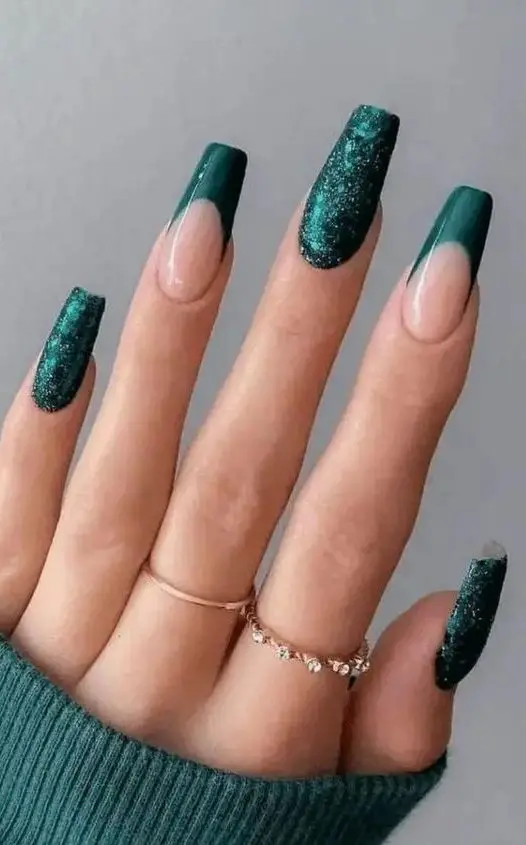 Green Nails And Glitter 
