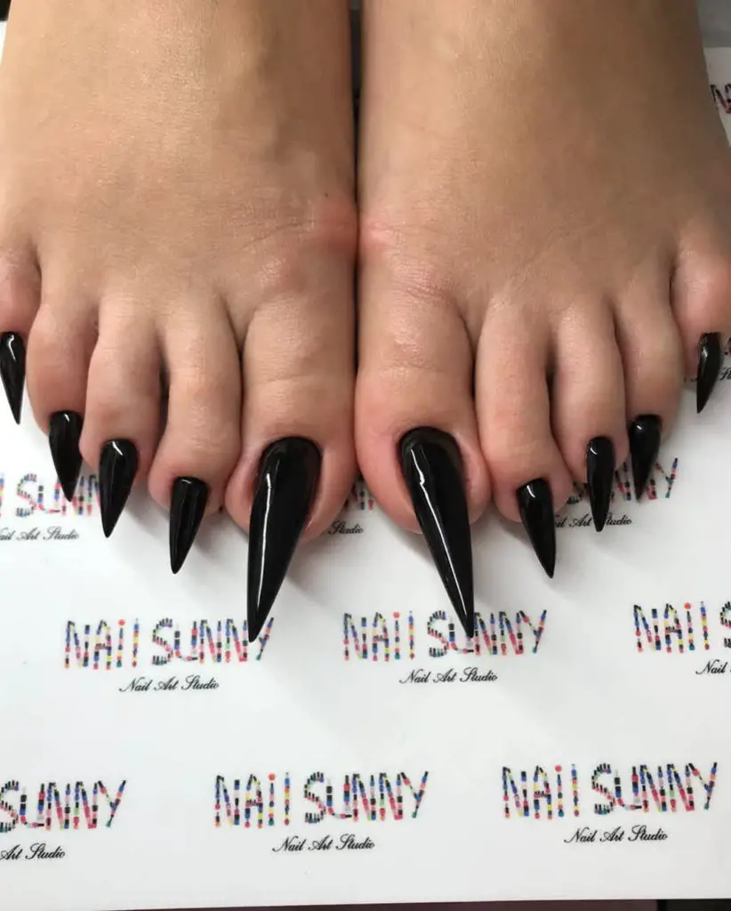 Long Sharp Nails 