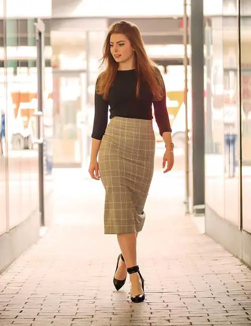 Checkered Pencil Skirt With Solid Blouson Top