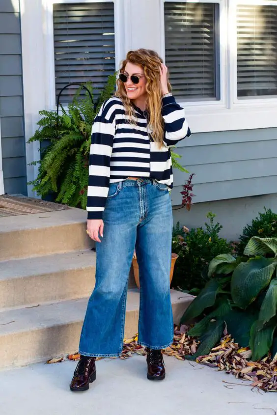 Cropped Jeans With Striped Oversized T-Shirt