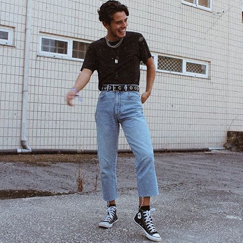Cropped Straight Cut Jeans With Graphic Tee