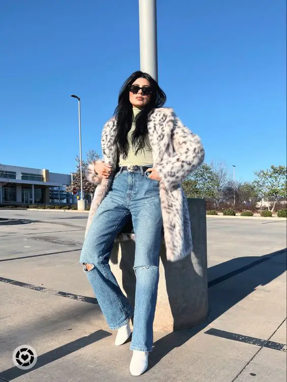 Fur Coat With Ripped Jeans