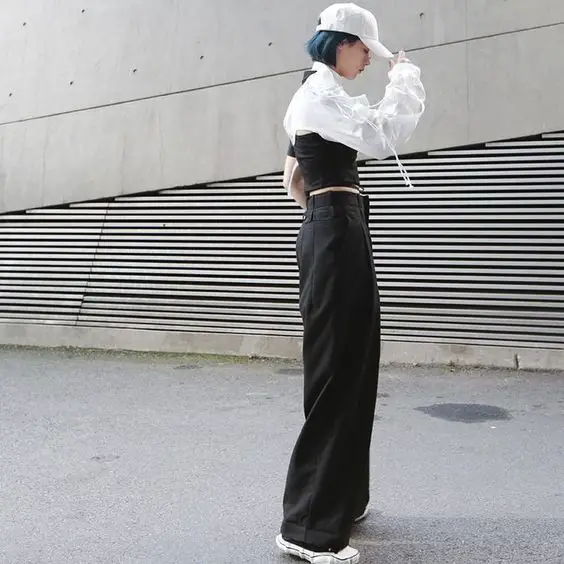 Oversized Black Japanese Pants With Crop Top