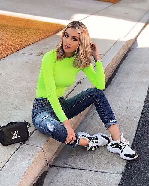 Straight Cut Jeans With Fluorescent Graphic Tee