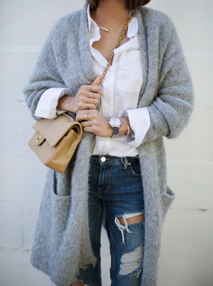Oversized Cardigan With Ripped Jeans