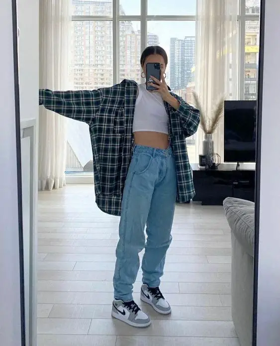 Oversized Mom Jeans With Checkered Shirt