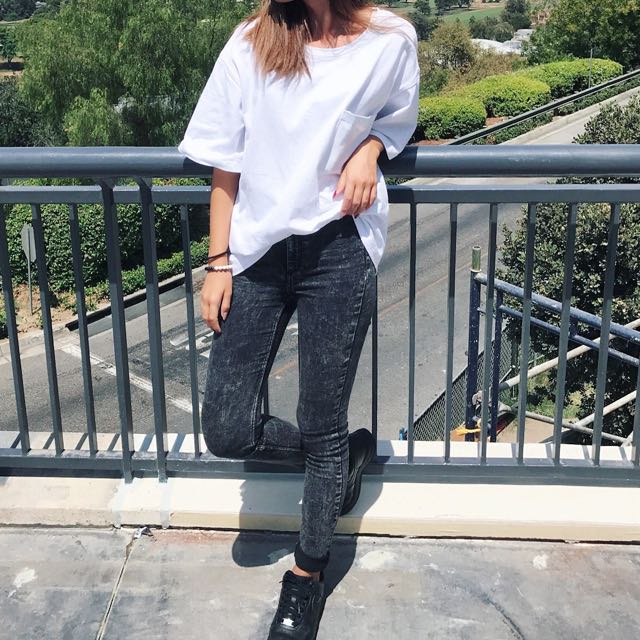 Oversized White T-Shirt With Jeans