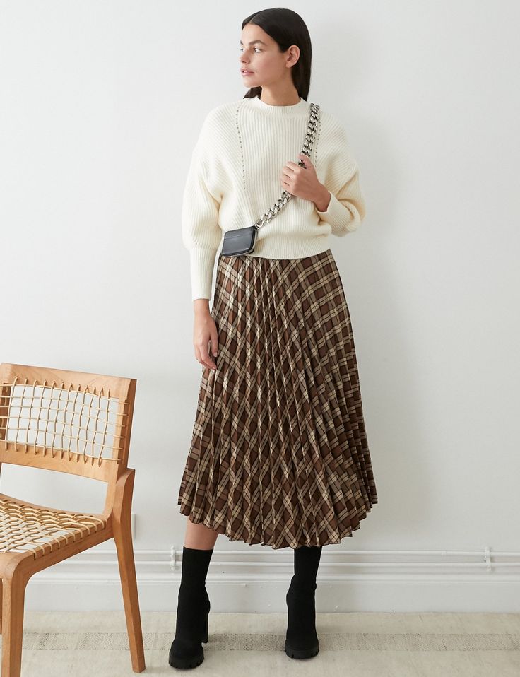 Plaid Pleated Skirt With Solid Sweatshirt