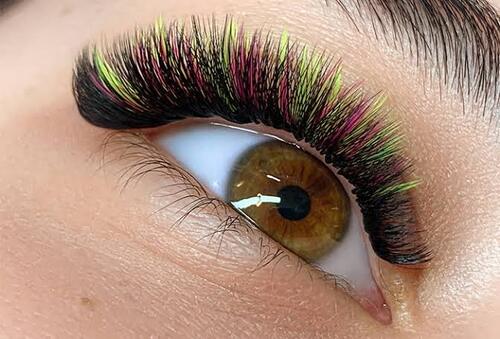 Colored or highlighted eyelash extension styling
