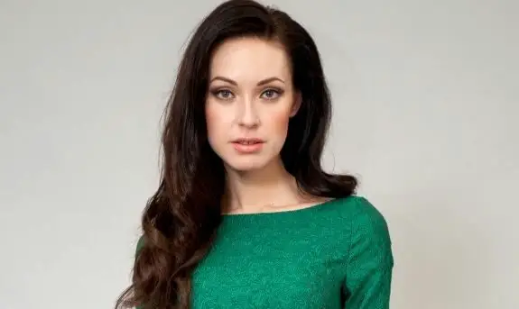 green dress and brown eyes